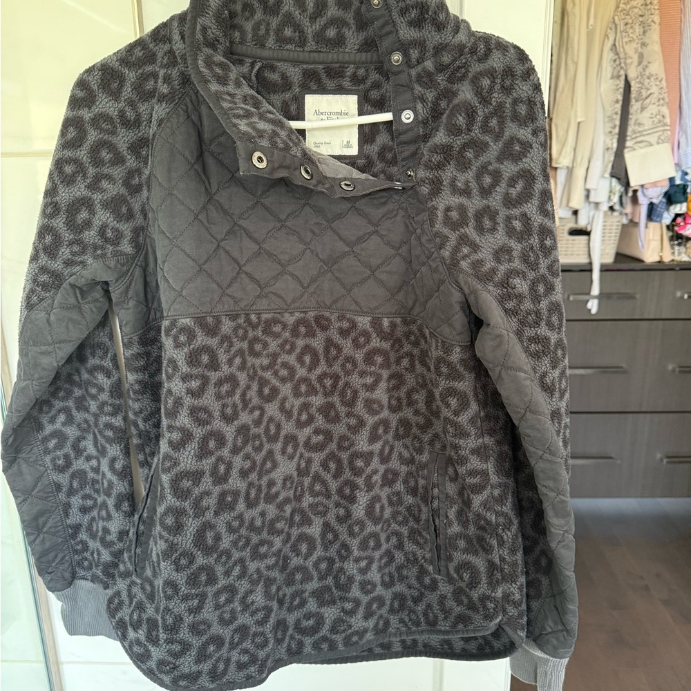 Abercrombie & Fitch Charcoal Quilted Pullover